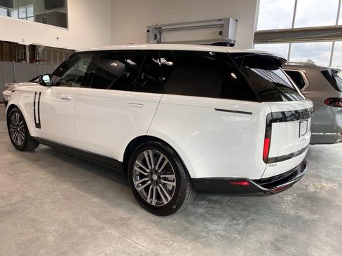Used 2025 Land Rover Range Rover Long Wheelbase SE AWD/4WD image 4