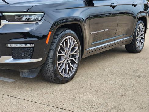 Used 2023 Jeep Grand Cherokee L Summit AWD/4WD image 11