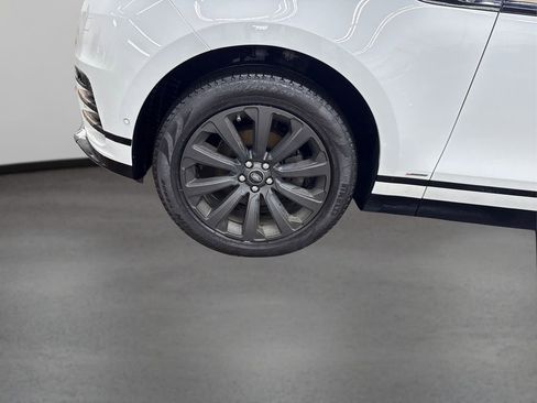 Used 2019 Land Rover Range Rover Velar R-Dynamic SE image 12