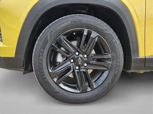 Used 2024 Chevrolet Trax ACTIV w/ Sunroof Package FWD image 24