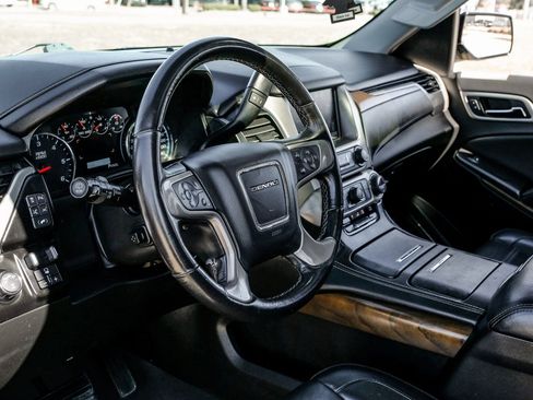 Used 2020 GMC Yukon Denali w/ Denali Ultimate Package image 18