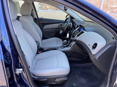 Used 2011 Chevrolet Cruze Eco image 20