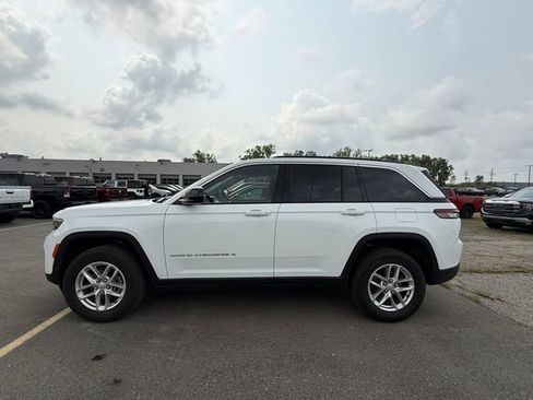 Certified 2025 Jeep Grand Cherokee Laredo X w/ Luxury Tech Group I AWD/4WD image 32