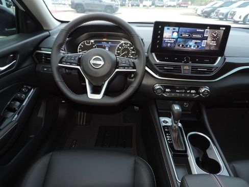 New 2025 Nissan Altima 2.5 SR w/ SR Premium Package image 17