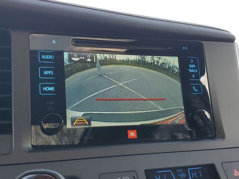 Certified 2017 Toyota Sienna XLE image 25