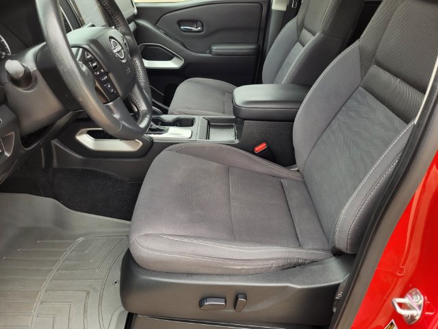 Used 2024 Nissan Frontier SV w/ Technology Package RWD image 14