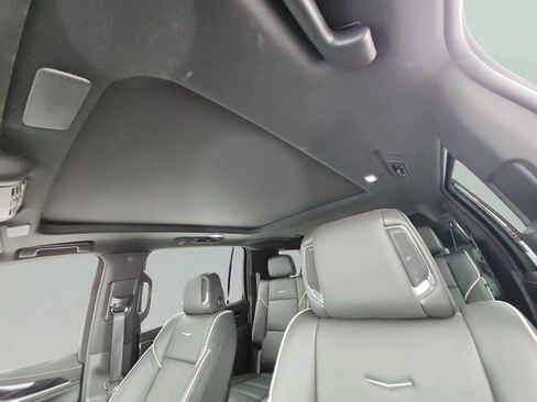 Used 2023 Cadillac Escalade ESV Sport w/ Touring Package image 12