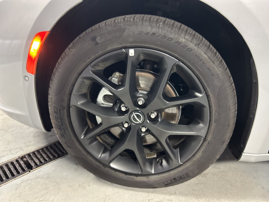 Used 2026 Chrysler Pacifica Select w/ S Appearance Package FWD image 9