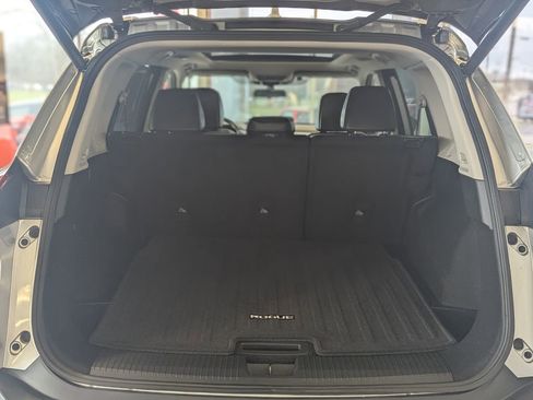 Used 2023 Nissan Rogue SV w/ SV Premium B Package image 22