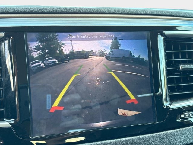 Used 2018 Chrysler Pacifica Touring-L Plus w/ Tire & Wheel Group FWD image 24