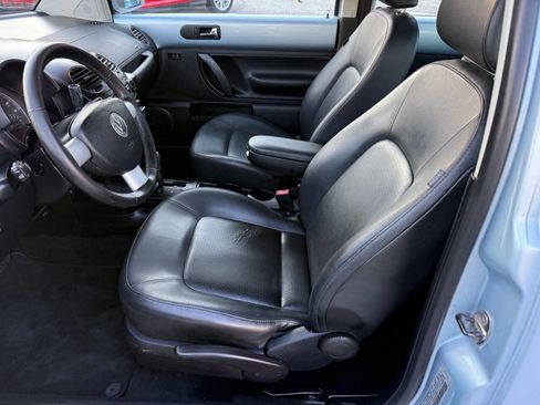 Used 2010 Volkswagen Beetle Coupe FWD image 16