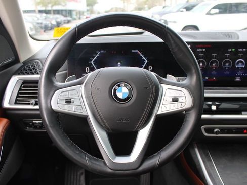 Used 2023 BMW X7 xDrive40i w/ Executive Package image 17