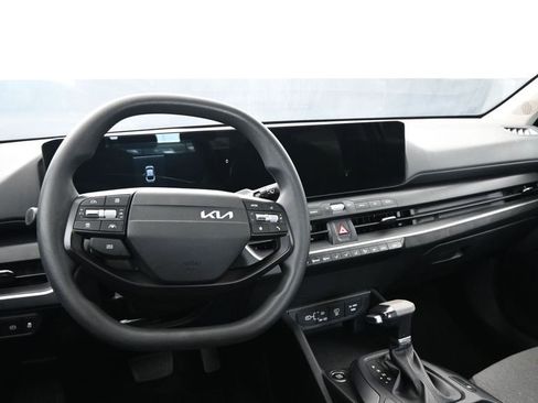 Used 2025 Kia K4 LXS FWD image 25