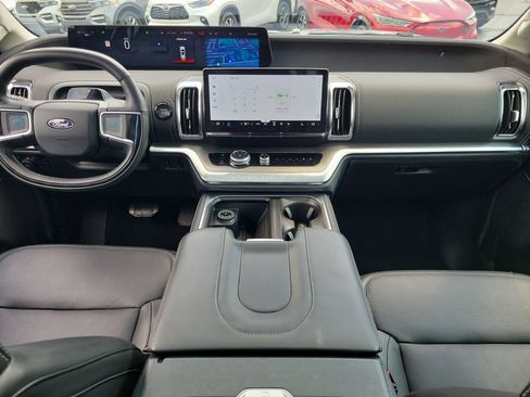 Certified 2025 Ford Expedition Max Platinum AWD/4WD image 11