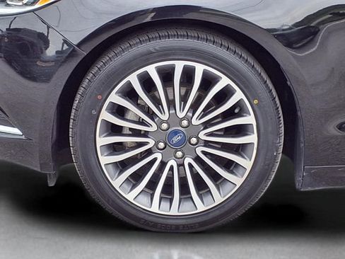 Used 2018 Ford Fusion SE w/ Equipment Group 602A FWD image 10