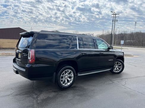 Used 2015 GMC Yukon XL SLT w/ Open Road Package image 8