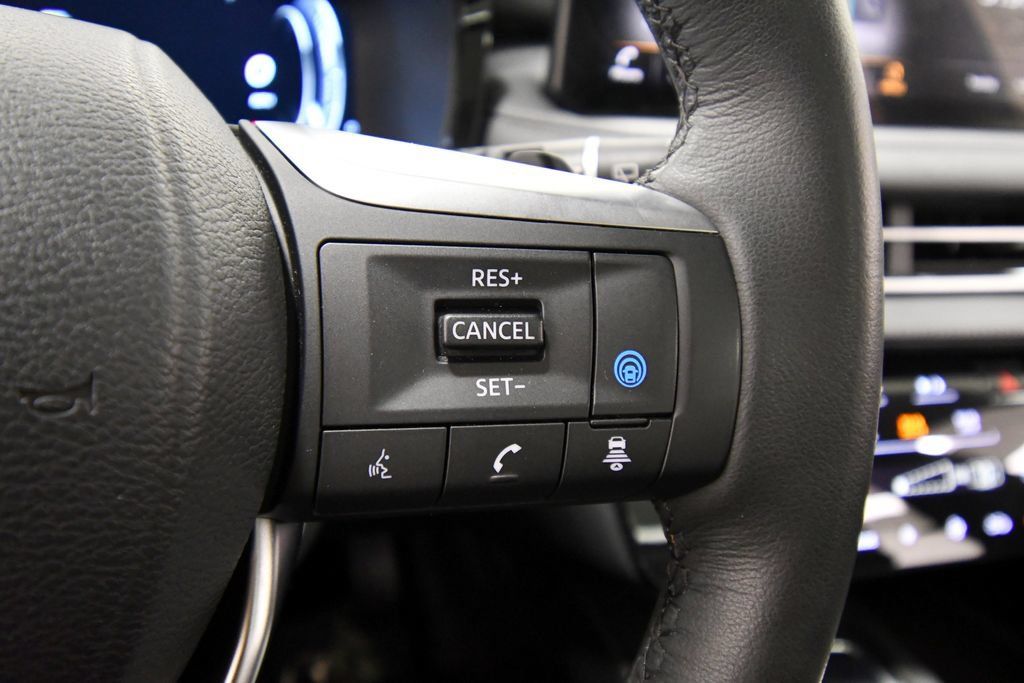 Used 2025 INFINITI QX60 Luxe AWD/4WD image 21