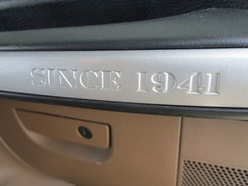 Used 2017 Jeep Wrangler Unlimited Sahara w/ Connectivity Group image 28