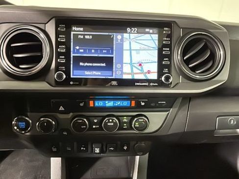 Used 2020 Toyota Tacoma TRD Sport w/ TRD Premium Sport Package AWD/4WD image 23