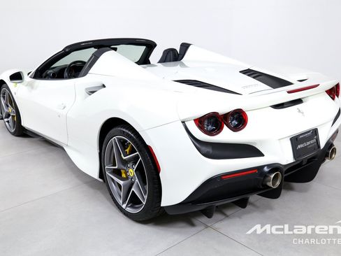 Used 2022 Ferrari F8 Tributo RWD image 7