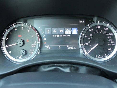 Used 2023 Toyota Highlander L FWD image 9
