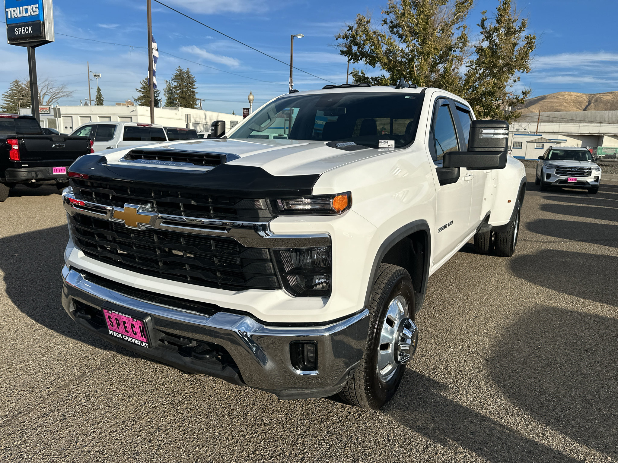 Used 2026 Chevrolet Silverado 3500 LT AWD/4WD image 1