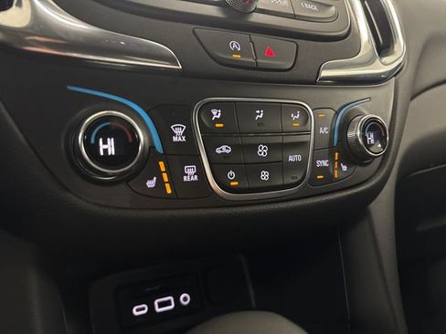 Used 2023 Chevrolet Equinox LT image 39