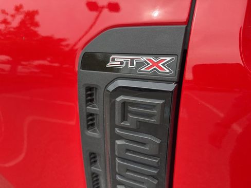 Used 2024 Ford F250 XL w/ STX Appearance Package AWD/4WD image 3