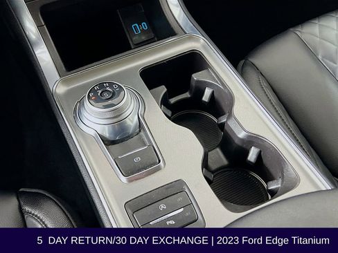 Used 2023 Ford Edge Titanium image 19