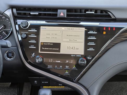 Used 2019 Toyota Camry XLE image 19