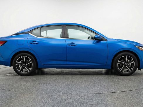Used 2025 Nissan Sentra SV image 11