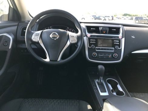 Used 2016 Nissan Altima 2.5 S w/ Power Driver Seat Package image 9