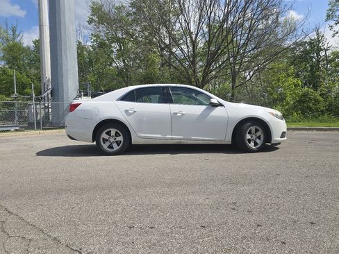 Used 2015 Chevrolet Malibu LT FWD image 15