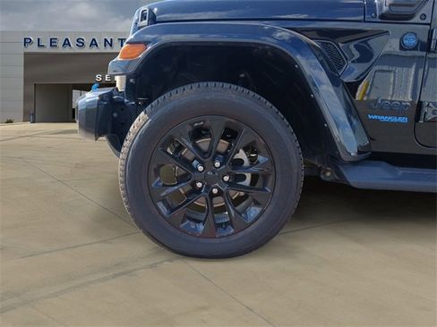 Used 2021 Jeep Wrangler Unlimited Sahara image 14