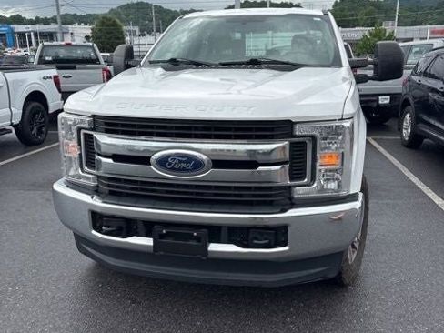 Used 2019 Ford F250 XL w/ STX Appearance Package AWD/4WD image 2