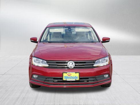Used 2017 Volkswagen Jetta SEL FWD image 2