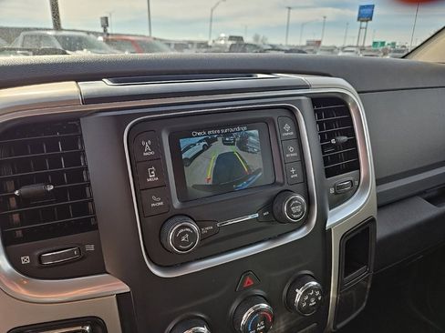 Used 2018 RAM 1500 Classic SLT image 32