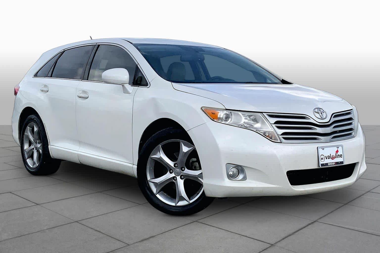 Used 2010 Toyota Venza AWD image 2