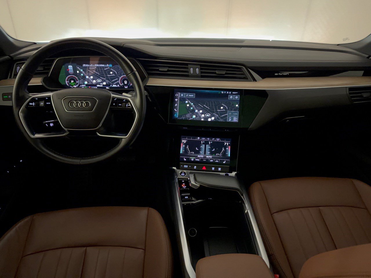 Used 2024 Audi Q8 e-tron Premium AWD/4WD image 17