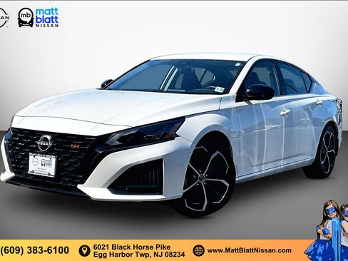 Certified 2023 Nissan Altima 2.5 SR FWD image 1