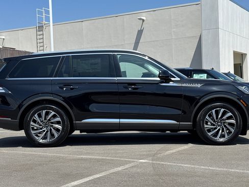 New 2025 Lincoln Aviator 2WD w/ Equipment Group 101A image 2