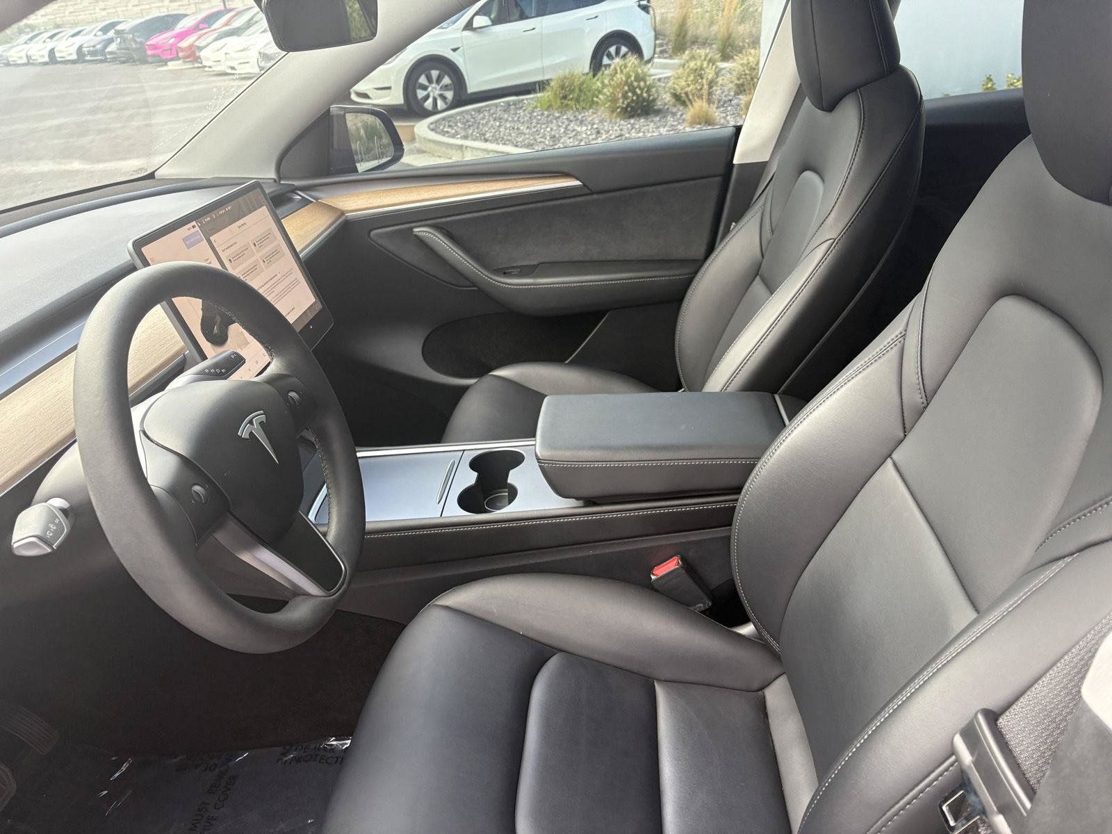 Used 2024 Tesla Model Y Long Range AWD/4WD image 12