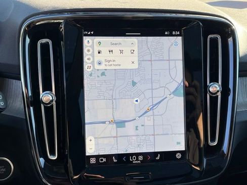 Used 2025 Volvo XC40 B5 Plus image 20