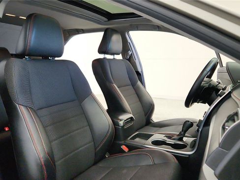 Used 2016 Toyota Camry SE w/ Moonroof Package FWD image 39