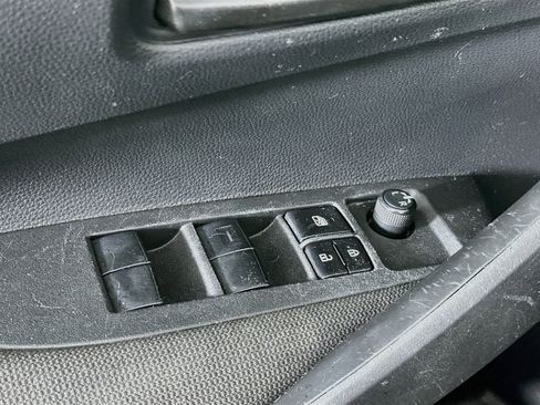 Used 2025 Toyota Corolla LE FWD image 15