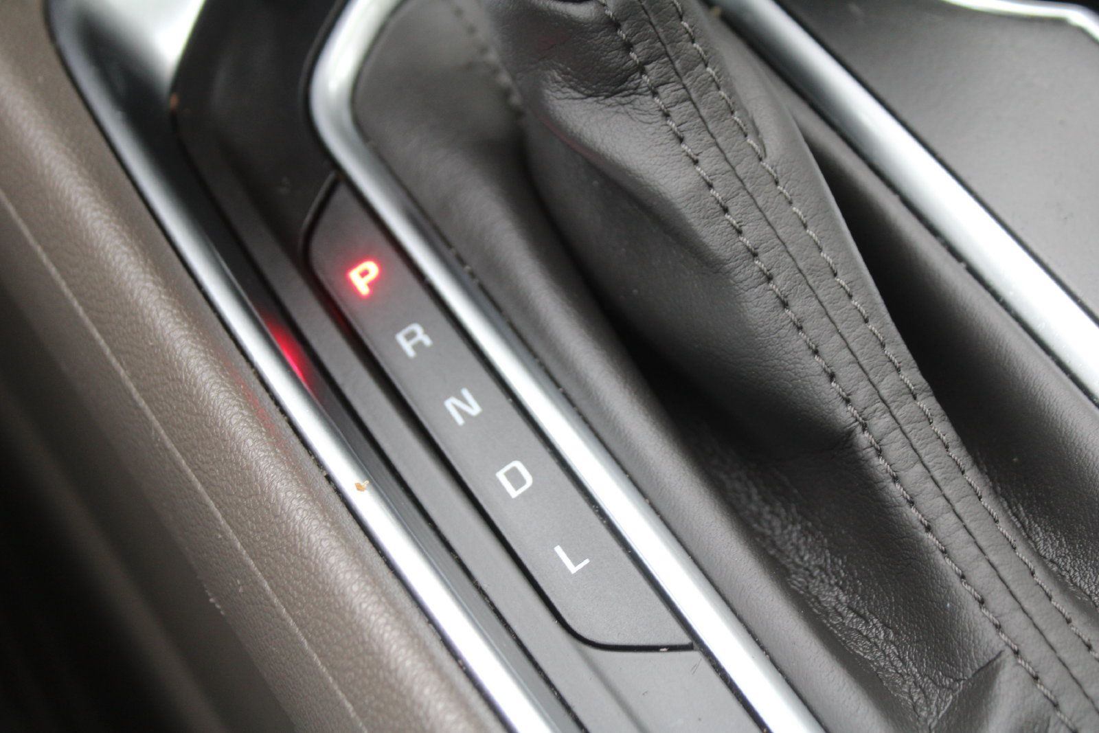 Used 2020 Chevrolet Traverse LT FWD image 39