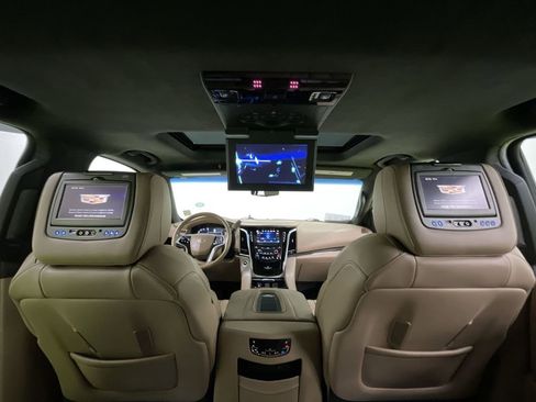 Used 2018 Cadillac Escalade Platinum image 28
