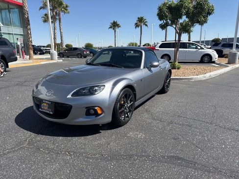 Used 2015 MAZDA MX-5 Miata Club RWD image 2