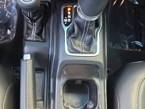 Used 2018 Jeep Wrangler Unlimited Sahara AWD/4WD image 20