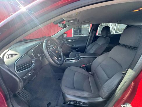Used 2019 Chevrolet Malibu LT image 9